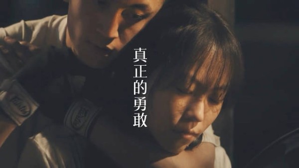 妈呀活久见,王菲和窦靖童合唱了新歌,还是一起创作的