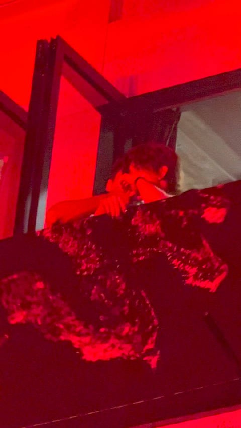 二人同框热聊,松弛感满满
