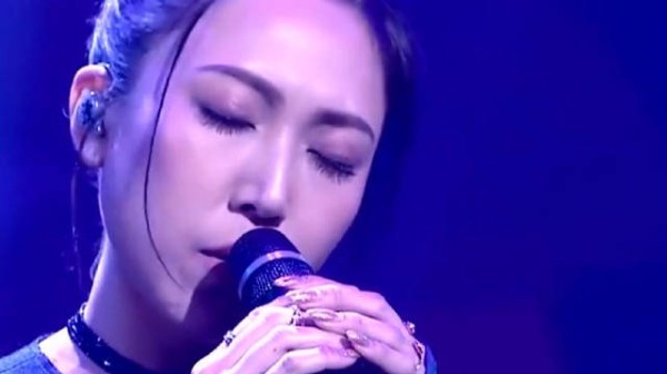 近期,钟舒漫在广州的演唱会演出严重失准引发争议,随后她回应此事