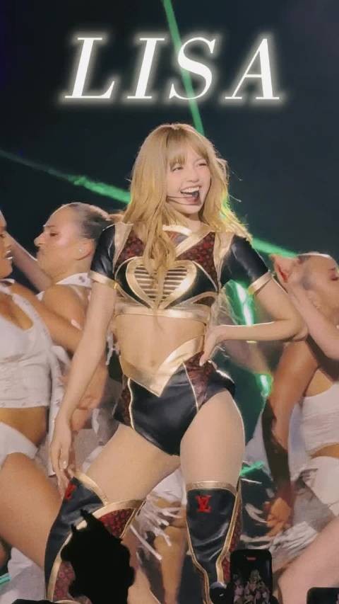 Lisa舞台摄魂夺魄，性张力拉满！