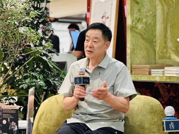 濮存昕畅谈三部大师名剧 预热北京保利剧院8月俄罗斯经典话剧演出季