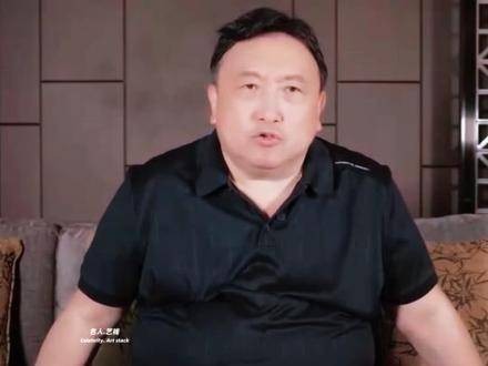 王晶曾提到，万梓良气场十足，连周润发都得认真配合