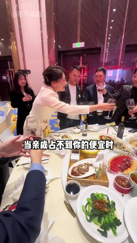 宗馥莉叔叔控诉其六亲不认，14岁女孩已成商界强人