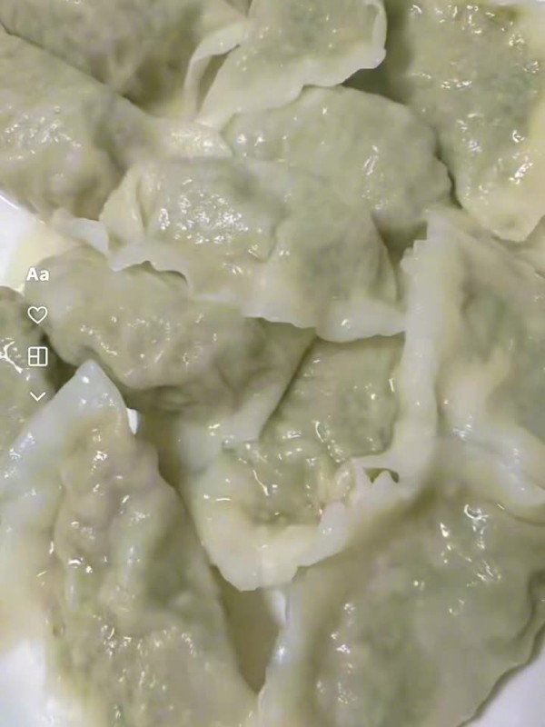 关晓彤入伏首日晒鲅鱼馅饺子,称头伏仪式感
