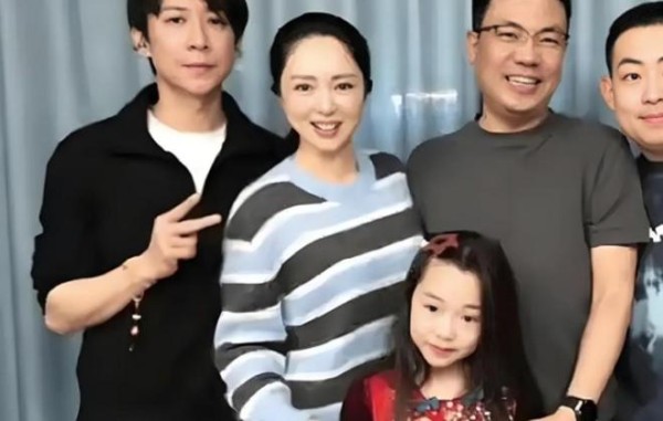董璇再婚后自曝离婚原因：形容上段婚姻是火坑，伤害一辈子忘不了