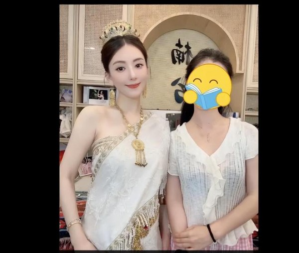 方媛民族传统服饰出镜，三胎孕肚明显，幸福感十足！