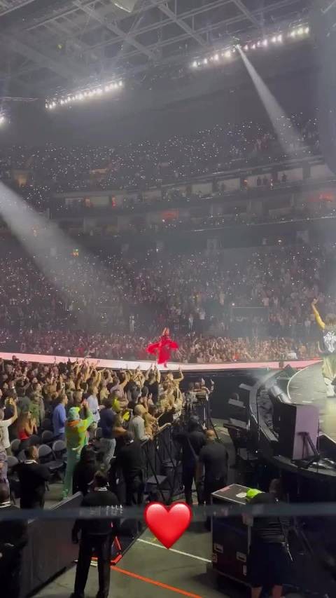Lady Gaga旧金山巡演压轴唱Donatella，ARTPOP经典重现