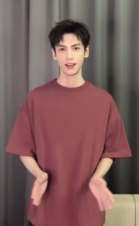 罗云熙为成都世运会加油