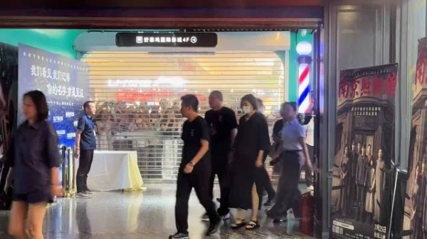 刘昊然街头生图曝光，颜值引粉丝惊叹