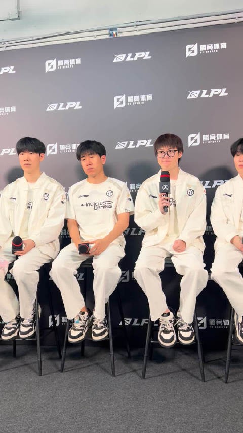 GALA谈芸阿娜与卡莎对线优势,新英雄线上更强