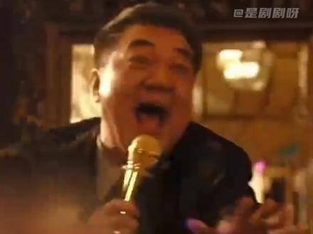 汪小姐与范总挥手告别的场景实在令人心碎，离别的画面让人忍不住落泪