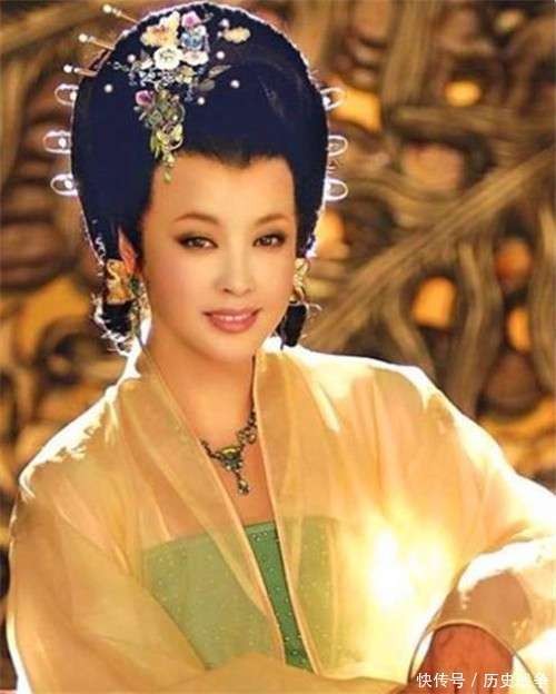 武则天登基后写下大唐第一狂诗，李白也望尘莫及，如今人人都会背