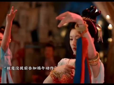 既然融入不了,不如把自己跳成主角