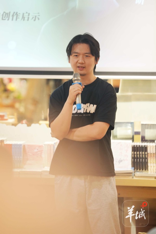 刘楚昕：中国文学的希望在于年轻的读者｜书香名家