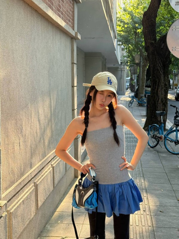 虞书欣嘟嘴、wink，秒变可爱少女。