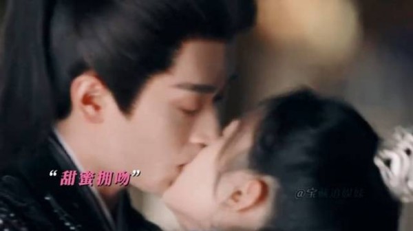 “我喜欢月亮，月亮不知道”“现在月亮是你的了”周也 丞磊