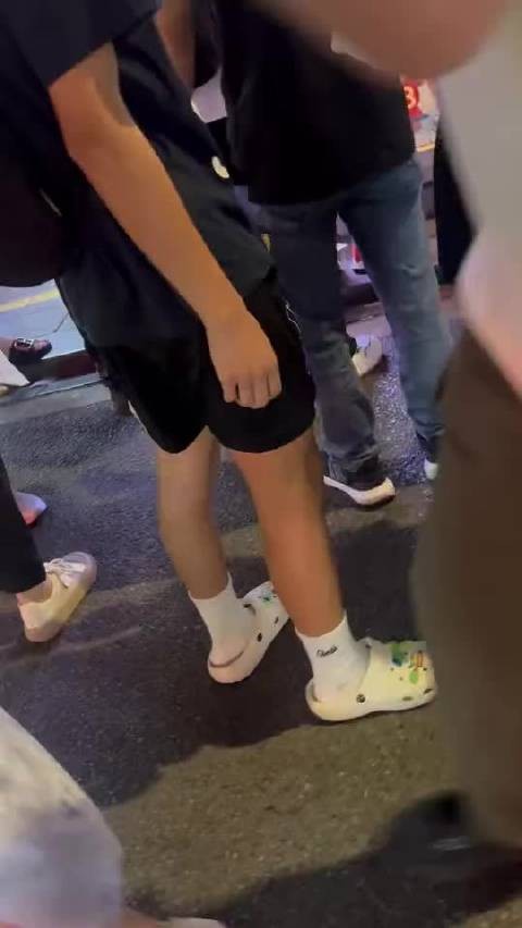 这个猥琐男胆子也太大了吧