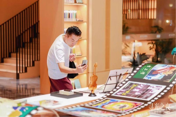 寻光之夜，徐家汇书院在书香里重温120年电影梦