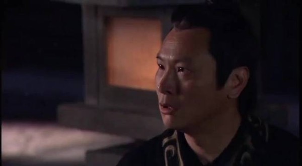 易小川对得起很多人唯独对不起他,他对不起所有人唯独对得起易小川