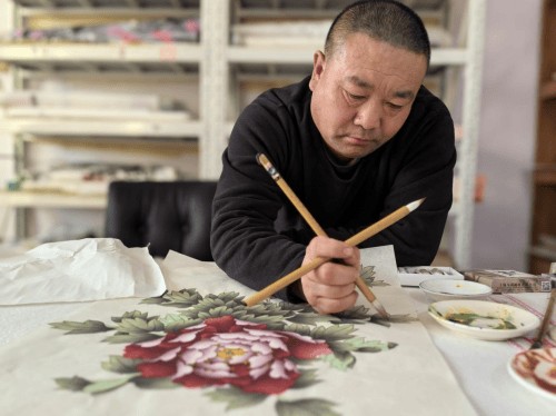 一滴红墨变金奖！禅意画家王学忠：工笔画里藏着千年文化魂
