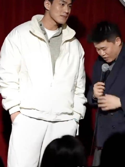 看着就挺厉害的那种类型