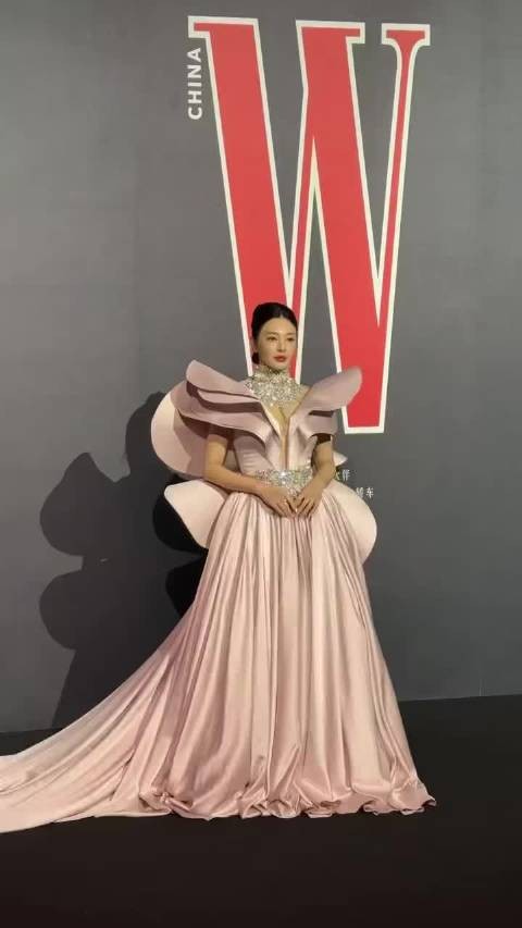 张雨绮倪妮晚宴热聊状态惊艳