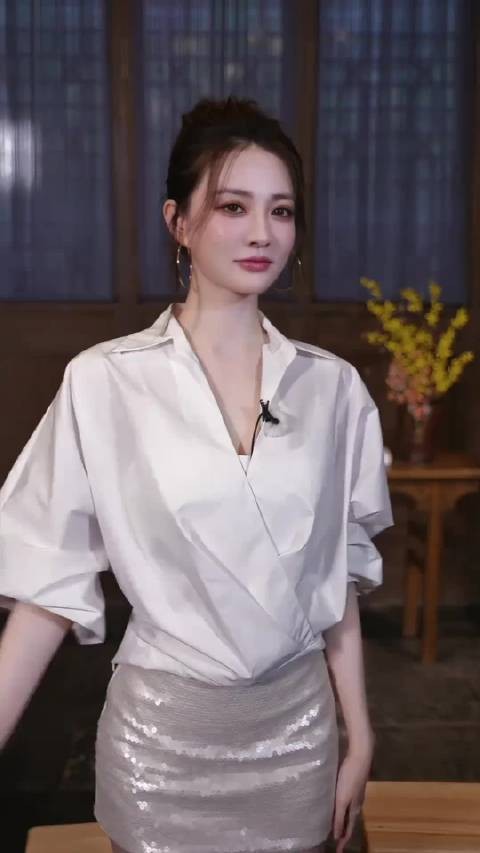 徐璐舞台表现引期待，网友赞其努力或亮相浪姐