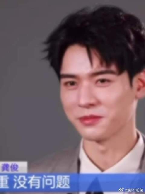 我以为我是被扔掉的烟头,直到你说我是烟花