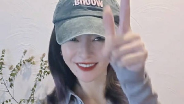 李晟：你现在好冷漠啊～我们晟是小女孩一枚，还是喜欢听别人叫她姐姐的 ！