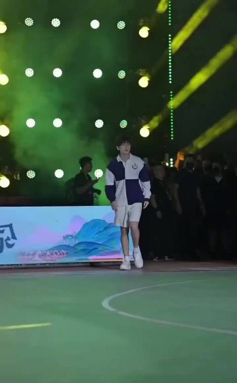 成毅为村BA加油