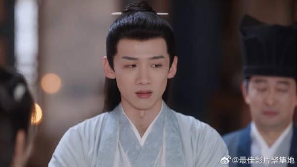 美女讨少主开心,哪料却适得其反,少主傻眼了!