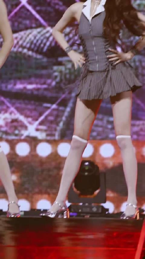 张元英KWDA颁奖礼直拍「REBEL HEART」