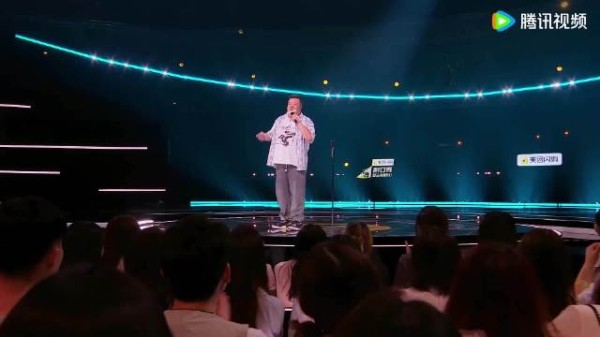 脱口秀演员毛豆调侃买车如相亲遭遇宣传陷阱