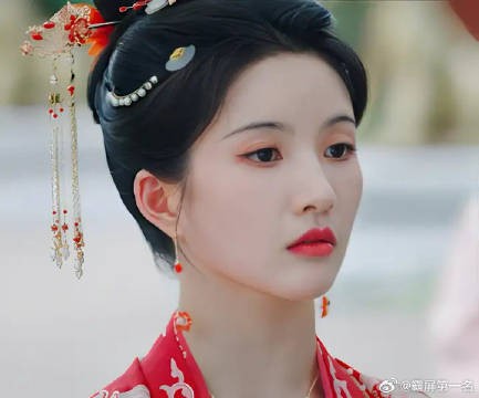 成为宠臣虽然有巨大利益,但同时也是被架在火上烤