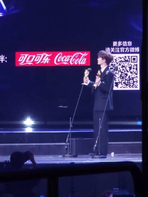 檀健次获TMEA年度全能歌手及数字单曲奖
