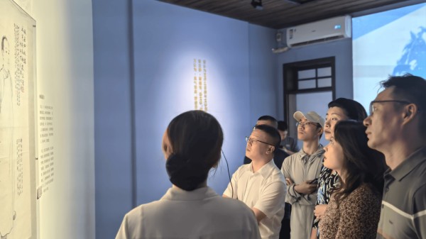 江北中青年干部培训班学员走进徐悲鸿美术馆