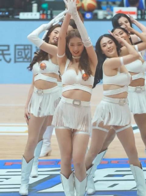 台湾篮球比赛的中场休息时间感受下，这票价太值了！