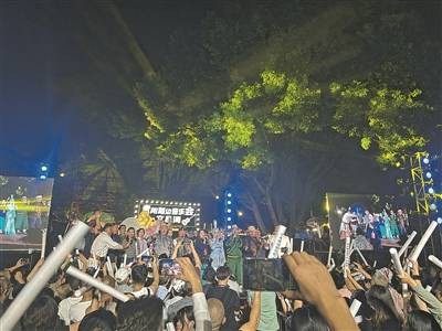 “北疆文化神州行”60周年乌兰牧骑全国巡演亮相文昌阁