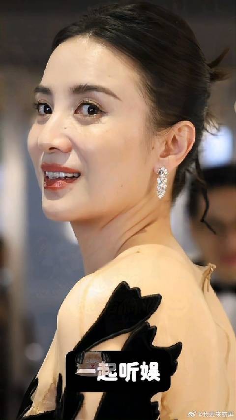 小宋佳终于成为了宋佳！她很美，很具东方女性的美！