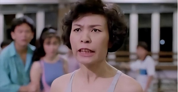 TVB资深绿叶身体每况愈下，需人搀扶才能站稳，立遗嘱捐全部身家
