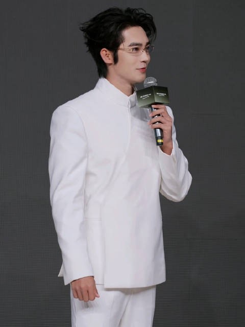 于适直播谈新专辑四首歌,透露演唱会计划