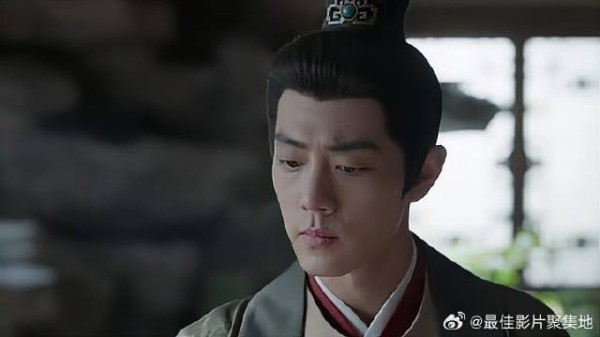 冬夏女王提出合作,有一条件,让他在荼荼和复仇二选一