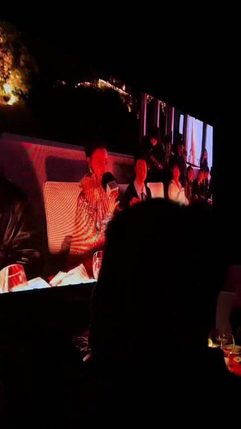 倪妮见马龙称很开心，与马龙妻子夏露为同学已加微信