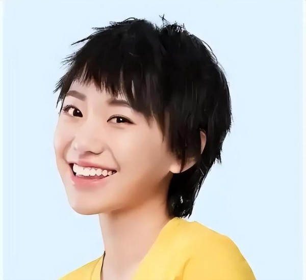 原来闫妮的女儿就是她，也是演员，23岁就演了女一号！