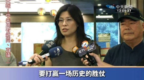 郑丽文获军系大佬季麟连支持参选，被誉复兴女侠