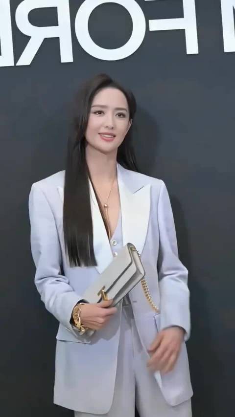 佟丽娅未成国际巨星因缺机遇与英语短板