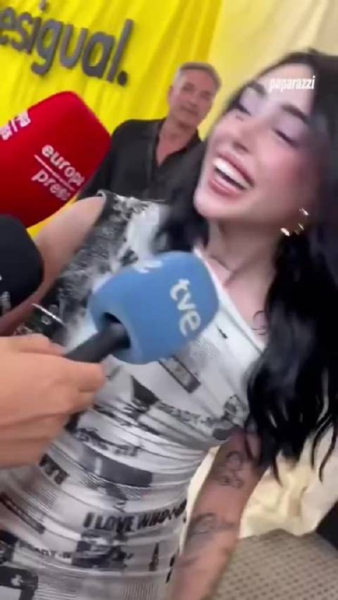 亚马尔女友妮基-妮可表白：我爱亚马尔，享受巴塞罗那时光