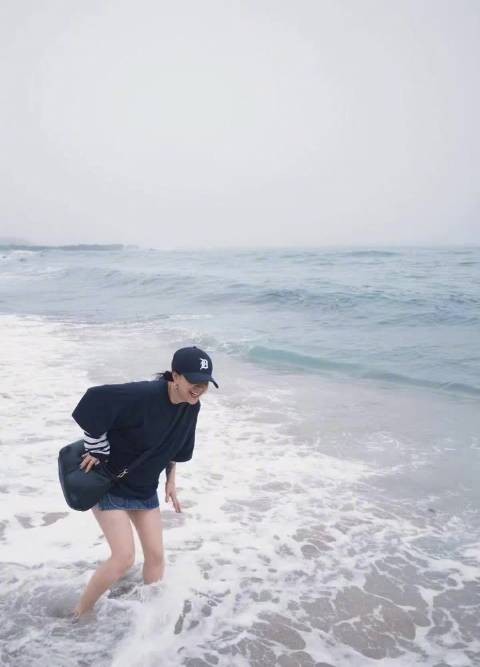 李嘉格发歌歌词引猜测,与车澈婚姻成焦点