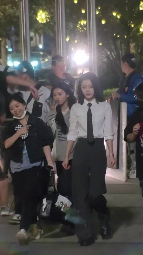 赵今麦粉丝呼吁多拍职业剧