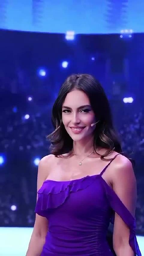 美貌与智慧并存的伊娃·穆拉蒂,欧洲足坛最性感女主播!